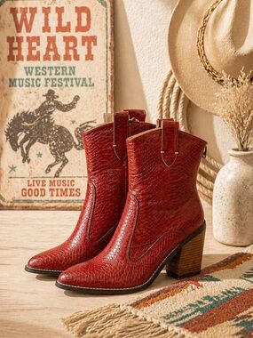 Rodeo Ruby Paneled Western Boots